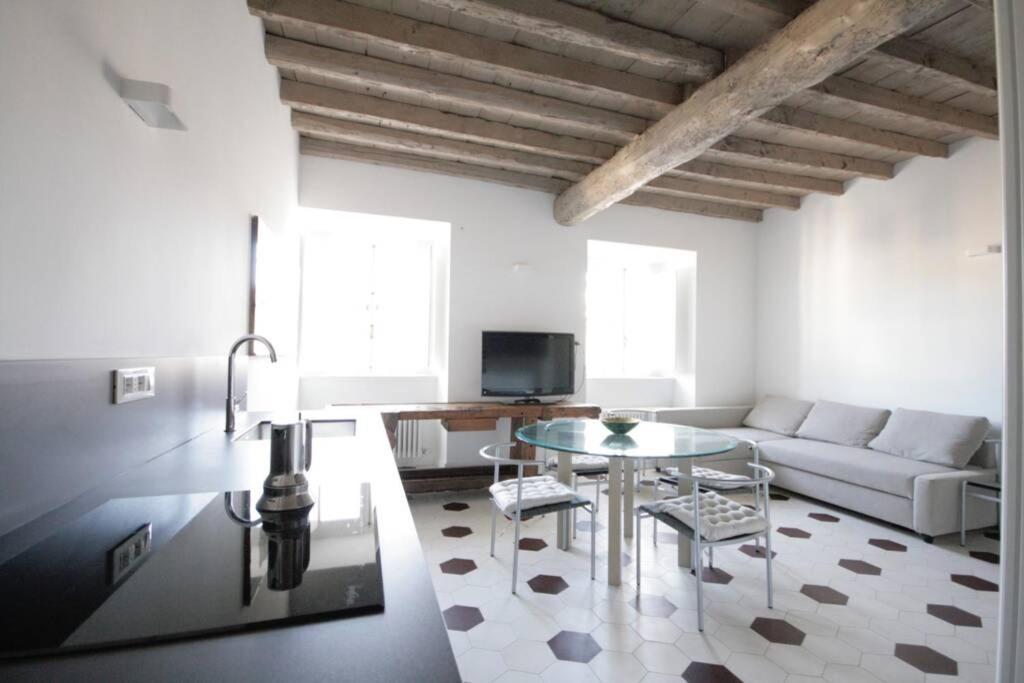 Charmant Maison In Centro Turin Exterior photo
